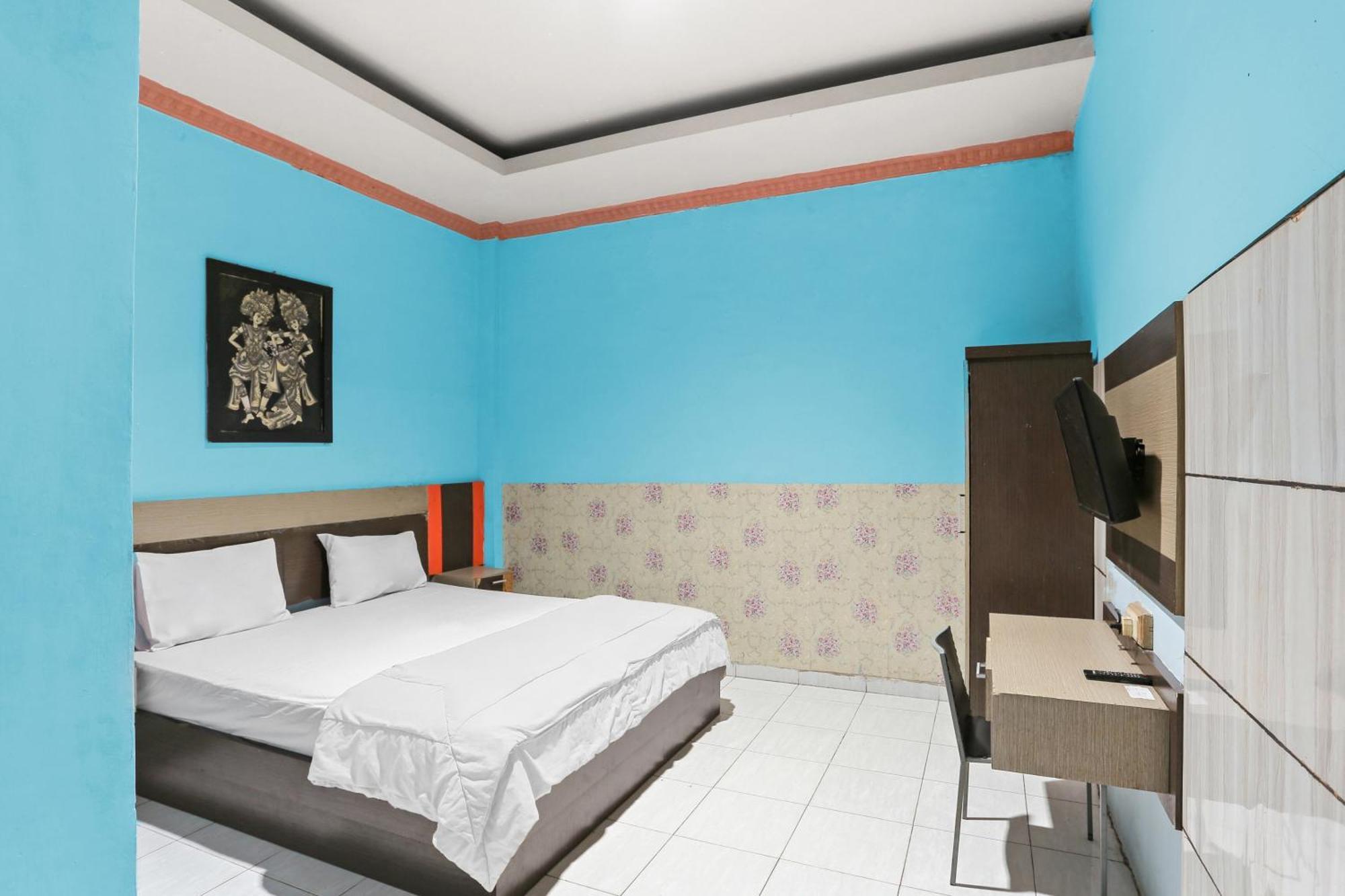Oyo 93046 Hotel Fortuna Parepare Extérieur photo