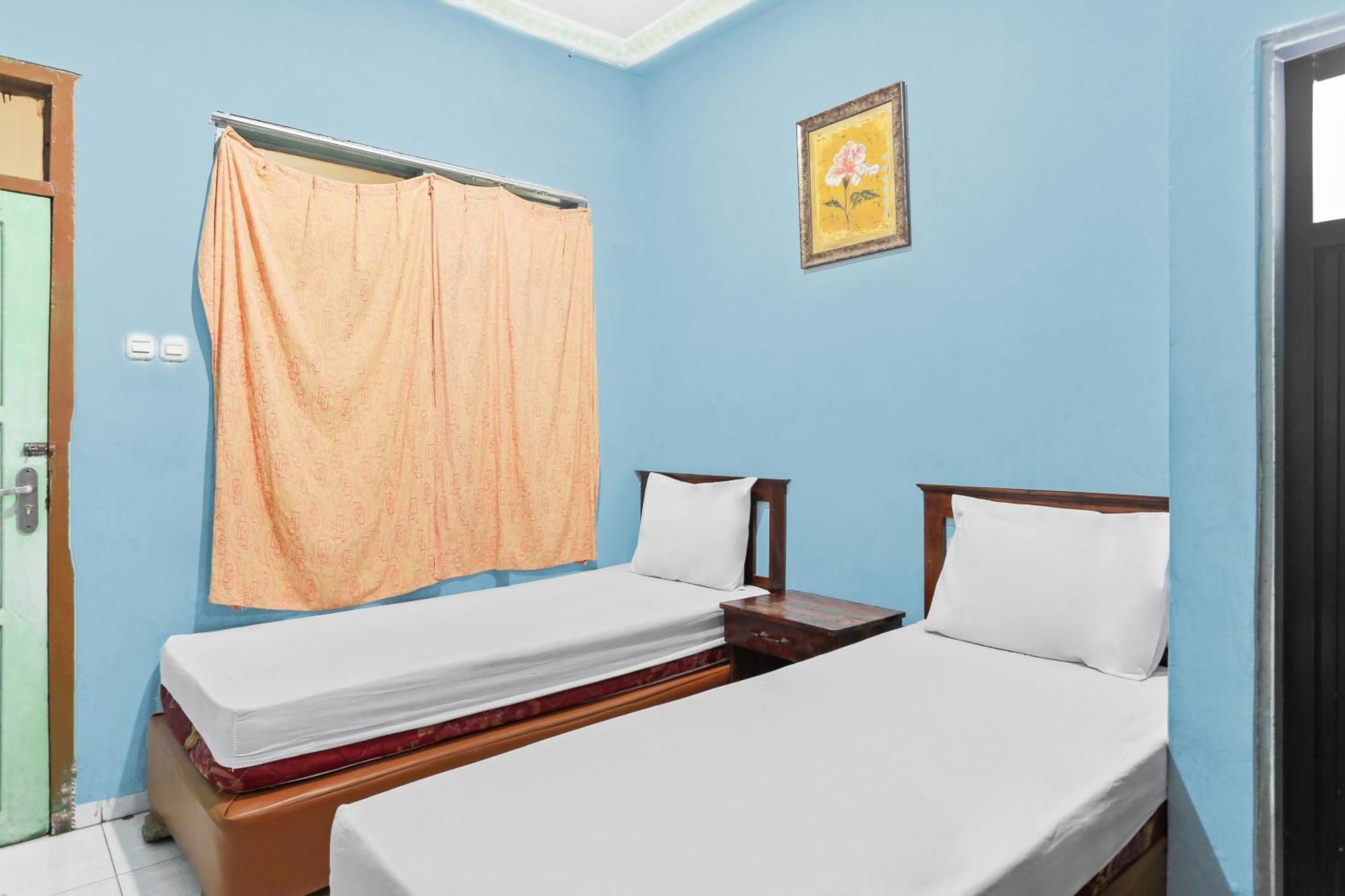 Oyo 93046 Hotel Fortuna Parepare Extérieur photo